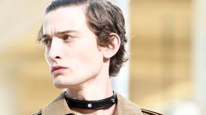 Men's chokers are happening