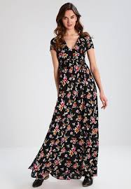 Zalando ti dedica un'ampia collezione di vestiti estivi da donna dal look fresco e glam. Vestiti Lunghi A Fiori 30 Modelli Da Comprare Subito