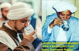 Tidak pernah habis dari zaman dahulu kala hingga masa yang akan datang. Faedah Minum Air Putih Menurut Abah Guru Sekumpul