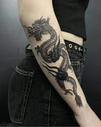 Weitere ideen zu tattoos drachen, drachen, drachentattoos. Die 11 Besten Ideen Zu Dragon Tattoo Outline Drachentattoo Drachentattoos Drachen Tattoo