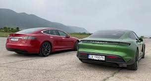 Top speed of tesla p100d. Video Porsche Taycan Turbo S Vs Tesla Model S P100d