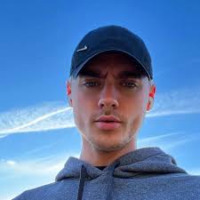 Benedict Alexander (@b.enedxct) • Instagram photos and videos