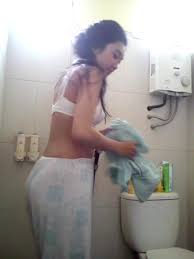 Witness the excitement of peeking at dalaga umihi - memorable Asian experiences