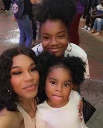 Gina Saunders (@ginamonigue) • Instagram photos and videos