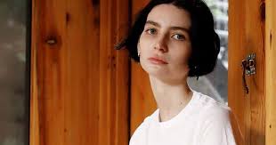 Qual é o patrimônio líquido de Meadow Walker? A filha de Paul Walker, que estreou na Givenchy, recebeu US $ 25 milhões após a morte do pai - Notícias