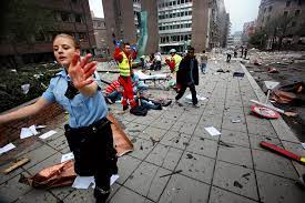 Serangan norwegia 2011 adalah peristiwa meletusnya bom di regjeringskvartalet, oslo, norwegia, pada 22 juli 2011 pukul 15:26 cest (13:26 utc) di luar kantor perdana menteri jens stoltenberg dan bangunan pemerintahan lainnya, dan juga kejadian penembakan di pulau utøya, dua jam setelah letusan. Agntinhhiuectm