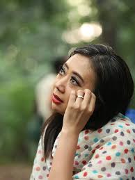 Anak Katarak, Ada Lara di Balik Senyum Ceria Asri Welas