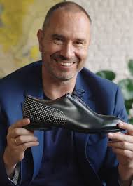 FRATELLI ROSSETTI x ALAIN GILLES : LIMITED EDITION SHOES COLLECTION FOR  MEN/WOMEN 2021