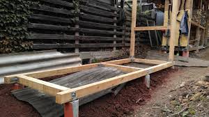 Das Vierte Brennholzlagerregal Mit Solarkollektoren Fur Den Pool Wird Gebaut Um Das Brennholz Optimal Zu Lagern Habe Ich Im Garten Bereits Dre Pool Solar Holz