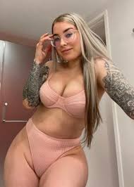 Jen Bretty welcomes you to her exclusive domain of massive ass pleasure