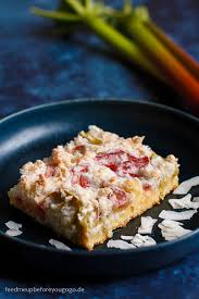 Maybe you would like to learn more about one of these? Rhabarberkuchen Mit Kokos Baiser Fruhlingskuchen Vom Blech Feed Me Up Before You Go Go