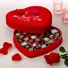 Take A Look At Our Exquisitely Appealing Valentine Gifts Online For Delivery In Kolkata And Allur Chocolate Wedding Favors Chocolate Gift Boxes Chocolate Gifts