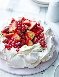 Dessert Sans Cuisson Fraise 10 Desserts Sans Cuisson Qui Vont Vous Mettre L Eau A La Bouche Elle A Table Pavlova Desserts Sans Cuisson Recette Dessert