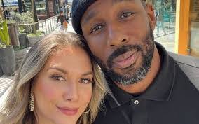 Kara Cook's Instagram, Twitter & Facebook