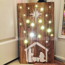 Hand Painted Rustic Light Up Nativity Scene Made With Reclaimed Wood Weihnachten Dekoration Paletten Weihnachten Palette Weihnachtsbaum