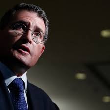 Who is Leonard Leo, activist who sent fees to Clarence Thomas's wife?