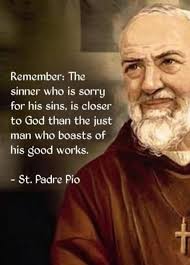 La tradition de l'équipe de football de Notre Dame d'assister à la messe  avant les matchs, qui avait été interrompue, a été rétablie par Marcus  Freeman lorsqu'il a pris ses fonctions d'entraîneur
