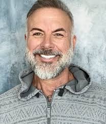 Sam Williamson's Instagram, Twitter & Facebook