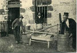 Blog De Boiteaoutil Les Vieux Metiers Et Vieux Outils Fromage Le Cantal Grand Bazaar Auvergne Vintage Photos