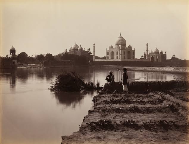 Under Indian Skies – 19th-Century Photographs from a Private Collection'
