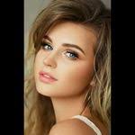 Amanda Eisele's Instagram, Twitter & Facebook