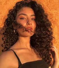 Subbotina capelli lunghi rossi ricci. Capelli Ricci Ecco I Tagli Che Andranno Di Moda Nel 2021 Capellistyle