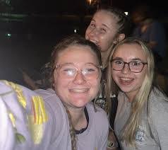 Linda Pillow's Instagram, Twitter & Facebook