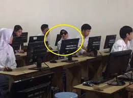 Tawaran pekerjaan *kiara anjani* aku membelalakan mataku saat mendapati postinganku tadi pagi mendapat 300 like di instagram. Kocak Brightness Pc Nggak Bisa Diatur Siswi Ini Kerjain Unbk Pakai Kacamata Hitam Hai Online Com Line Today