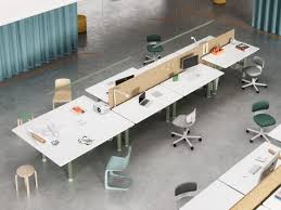 When properly adjusted, it is much easier to align the table and monitor, keyboard and mouse correctly. Vitra Professionals