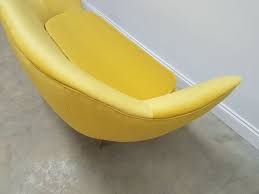 2019 nouveau classique luxe exclusif canapé nouveau. Canape Trois Places Courbe En Velours Dore De Luxe 1960s En Vente Sur Pamono