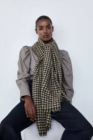 Lenjerii de pat, pilotă, pături, prosoape sau decorațiuni de cea mai bună calitate. Check Scarf Zara Uae Dubai Sharjah Ajman Uaq Fujairah Womens Scarves Checked Scarf October Outfits