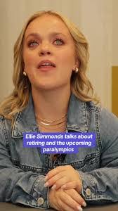 Ellie Simon's Instagram, Twitter & Facebook