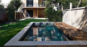 piscines carre bleu l petit jardin mini piscine semi enterree en centre ville l architecte agence de l arsenal mini piscine piscine carre piscine 10m2