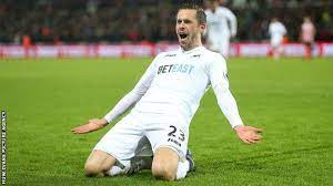 Sigurdsson finally completed his protracted transfer to everton on. Gylfi Sigurdsson Swansea City Midfielder Good Enough For Bayern Munich Bbc Sport