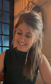 Shana opens the window that overlooks Clapton Way, the one with mould at  the seal that never disappears, and decisively throws the doll's head into  the street. Moments before she'd snapped it