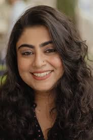 Melanie Souza's Instagram, Twitter & Facebook