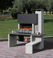 Avec castorama, vous profitez d'un large choix de barbecues fixes pour créer la cuisine d'été qui vous ressemble. Barbecue Fixe Fonctionnel Et Esthetique Dans Le Jardin Moderne Barbecue Exterieur En Pierre Barbecue En Pierre Barbecue Jardin