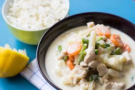Leckeres Low Carb Huhnerfrikassee Mit Falschem Reis Rezept In 2020 Huhnerfrikassee Huhner Frikassee Frikassee