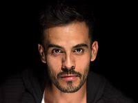 César Riveros en Alternativa. Comunidad en escena.