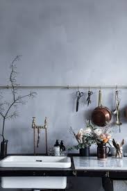 Un Tuyau Pour Accrocher Eponges Et Autres Au Dessus De L Evier Cuisines Design Idees De Decor Interieur Maison