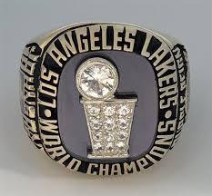 Us 11 aarzel niet om me bericht te sturen, en ik zal mijn best doen om te voldoen. 1985 Los Angeles La Lakers Nba World Champions 10k Gold Ring