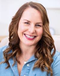 Aviva Raskin's Instagram, Twitter & Facebook