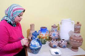 بالألوان الطبيعية شيماء رسمت على الفخار ومشروع عمرها ابتدى بق لة اليوم السابع