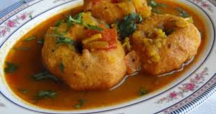 Medu Vada Sambhar This Is Listed Under Breakfast Can Some One Tell Me Is This Considered A Breakfast Foo Sambhar Recipe Indian Food Recipes Indian Cooking
