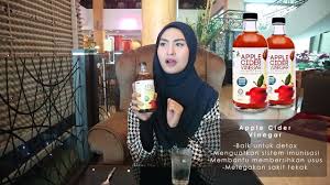 Distilled water, organic apple juice, bragg organic apple cider vinegar, organic cinnamon and stevia extract. Watsons Surya Apple Cider Vinegar Facebook
