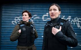 Staffel der drama mit martin compston, vicky mcclure und adrian dunbar. Line Of Duty Lohnt Es Sich Die Polizeiserie Aus Grossbritannien Anzuschauen Gq Germany