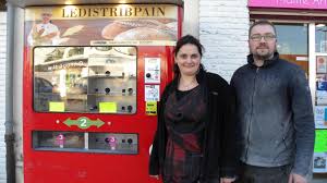 Isbergues Un Distributeur De Pain Malin Pour Clients Aux Rythmes De Vie Decales