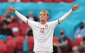 Д.уорд, б.дэвис, к.робертс, д.родон, к.мефам, д.аллен, д.джеймс, а.рэмси, д.моррелл, к.мур, г.бэйл. Foe P39j4l9crm