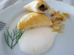 Piroggen Mit Pilzen Rezept Aus Dem Baltikum Piroggen Rezepte Lebensmittel Essen