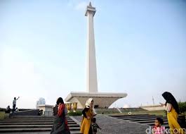 Monas is one of jakarta's many neighborhoods travelers like to visit. Berkunjung Ke Tugu Monas Salah Satu Ikon Pariwisata Ibukota